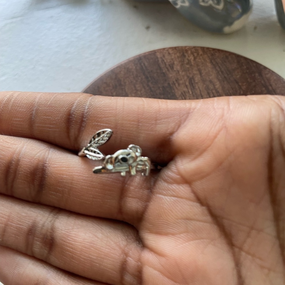 Elegant Silver Koala Leaf Ring